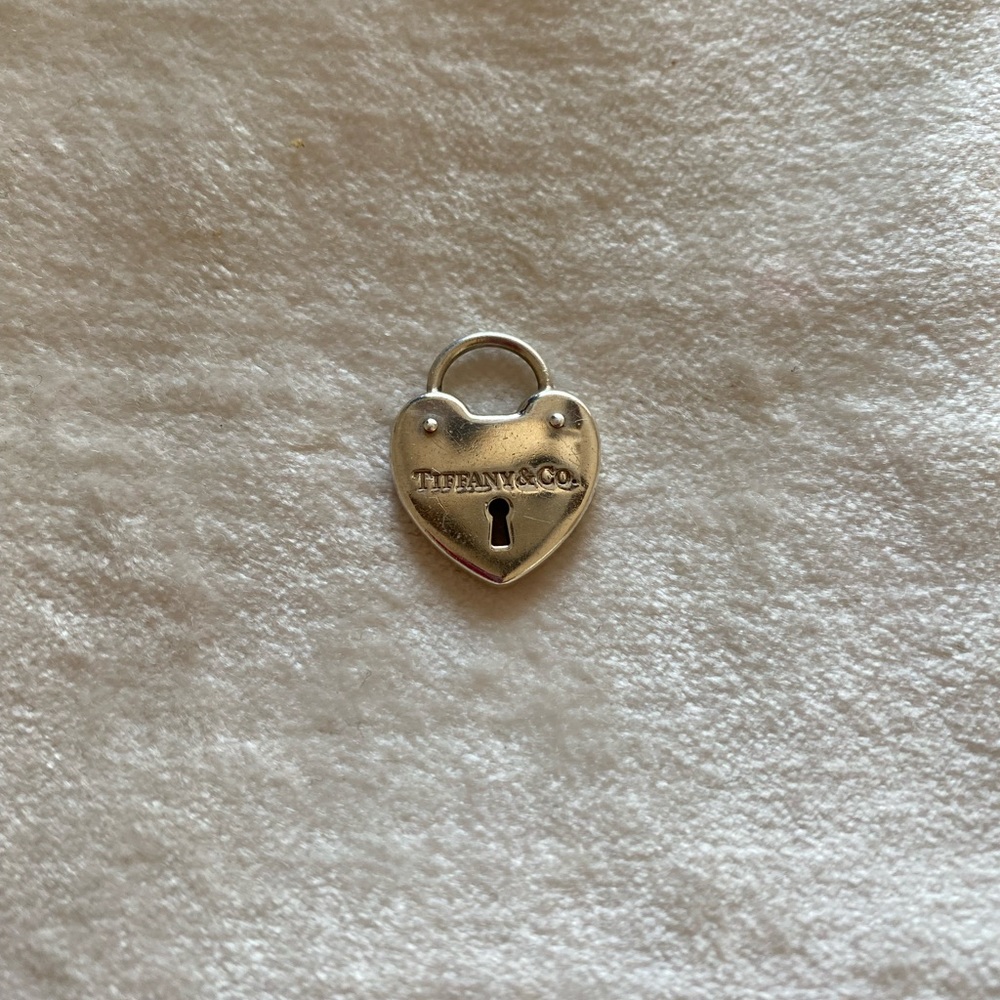 Tiffany & Co Heart Lock Pendant ( Retired )